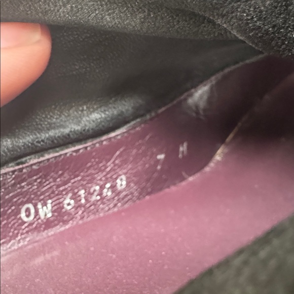 Stuart Weitzman Aohki Black Suede Bow Heels, size 7 - Picture 6 of 13